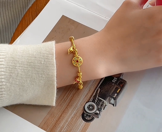 哪些珠宝更适合作为日常佩戴的饰品？